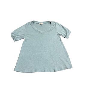 Perfect Peach ribbed Vneck light green sweater small‎